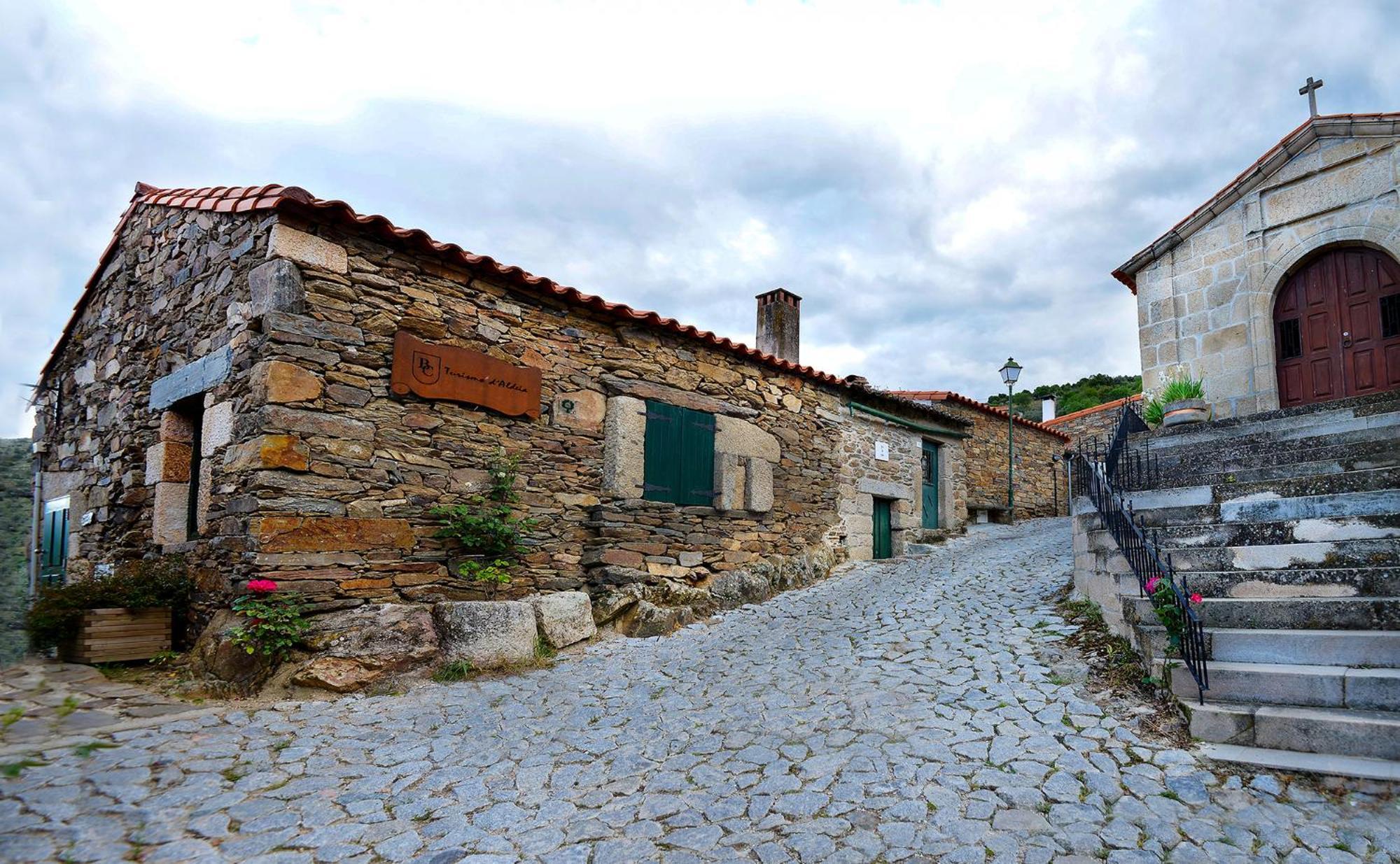Gasthaus Bairro Do Casal - Turismo D'Aldeia Vila Nova de Foz Côa Exterior foto